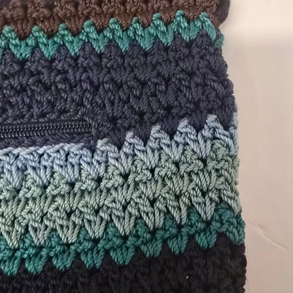 Vintage Y2K The Sak Crochet Crossbody Bag Navy Teal Striped Boho Shoulder Purse